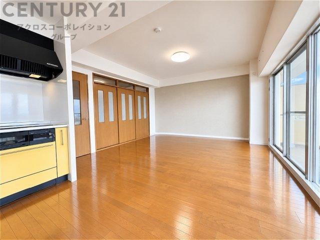 3LDK apartment in Amagasaki, Hyogo - Photo 1