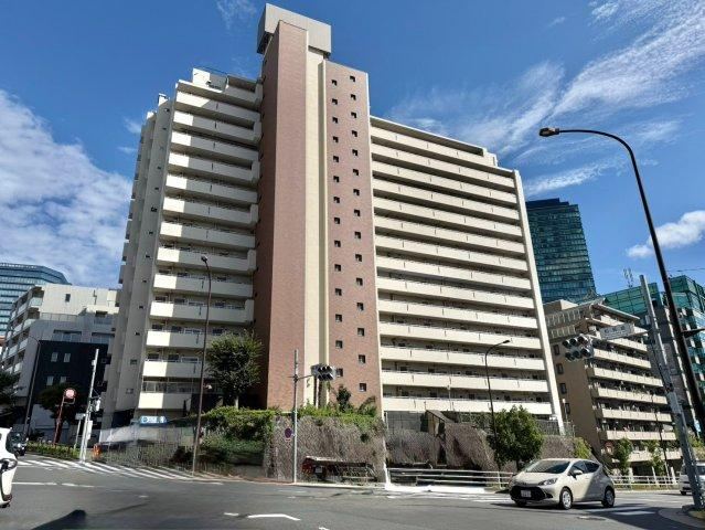 2LDK apartment in Meguro Ward, Tokyo - Photo 1