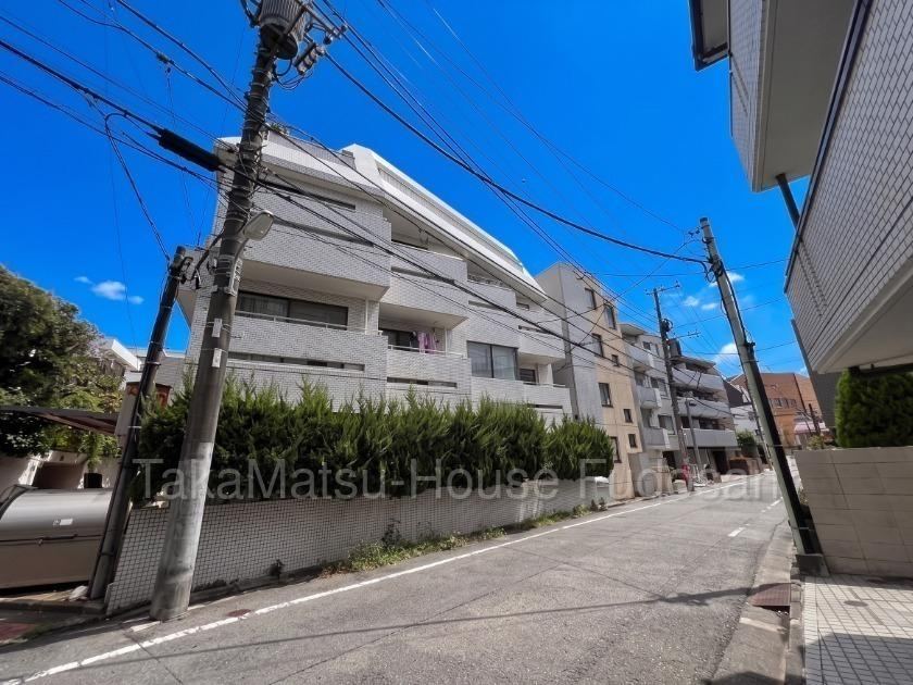 4LDK+S apartment in Shinagawa Ward, Tokyo - Photo 1