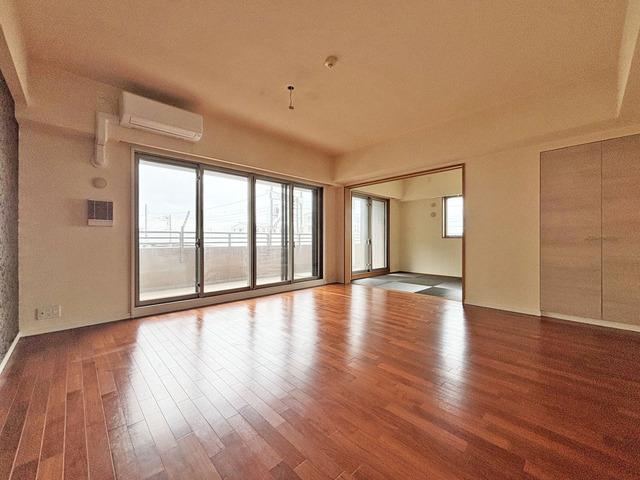 4LDK apartment in Kuki, Saitama - Photo 1