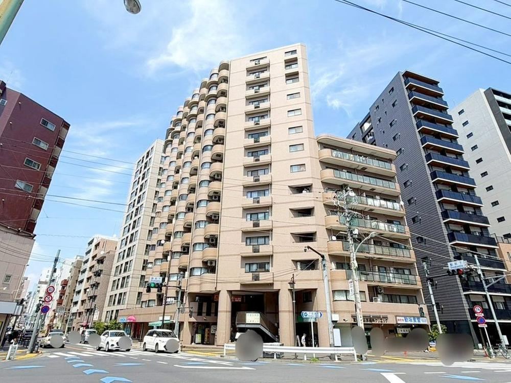 2LDK apartment in Bunkyo Ward, Tokyo - Photo 1