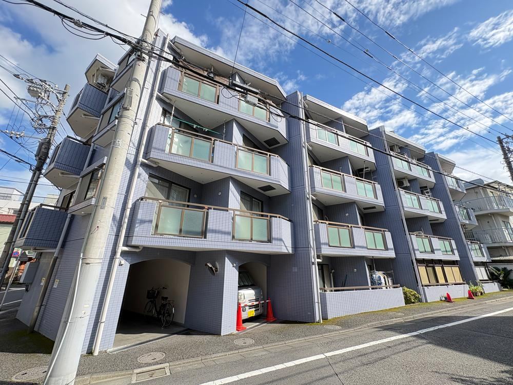2LDK apartment in Itabashi Ward, Tokyo - Photo 1