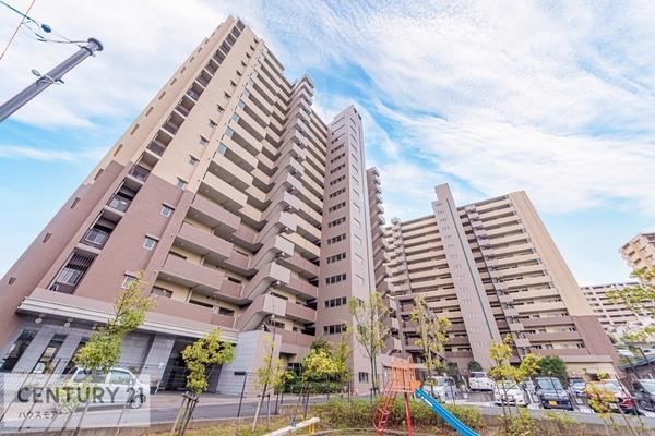 2LDK+S apartment in Matsudo, Chiba - Photo 1