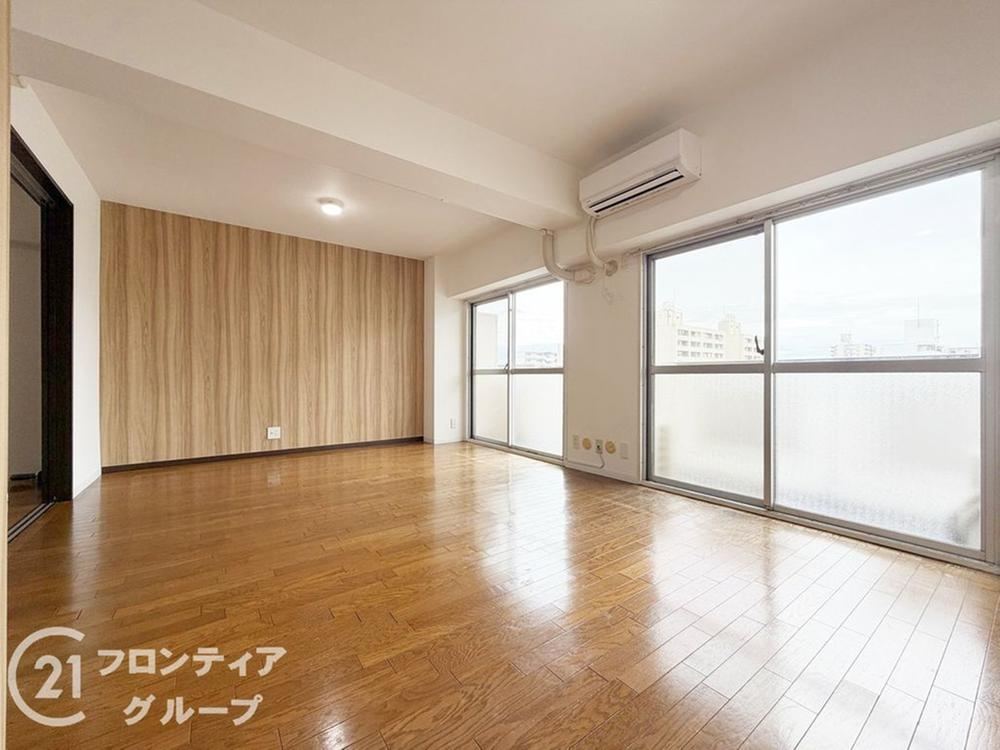 1LDK apartment in Joto Ward, Osaka - Photo 1