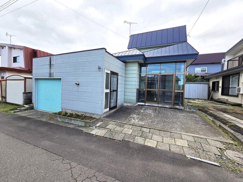 4LDK house in Chitose, Hokkaido - Photo 1