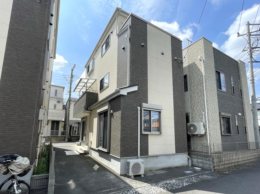 4LDK house in Omiya Ward, Saitama - Photo 1
