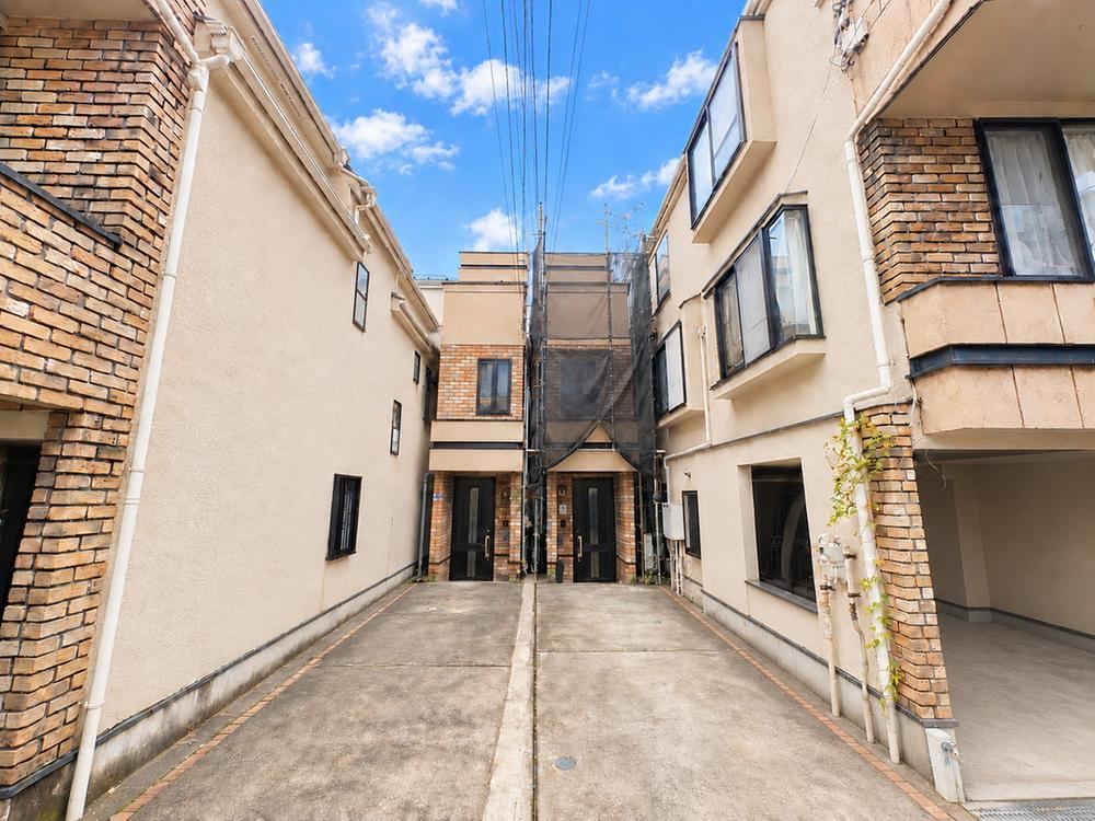 3LDK house in Ota Ward, Tokyo - Photo 1