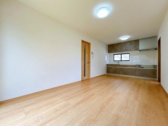 4LDK house in Naka Ward, Okayama - Photo 1