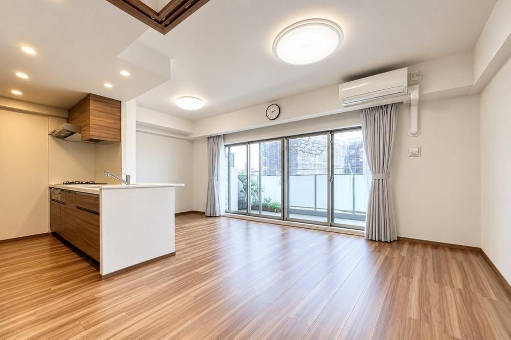 3LDK apartment in Suminoe Ward, Osaka - Photo 1