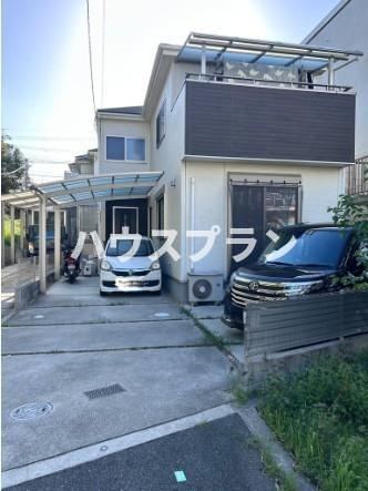 4LDK house in Hirakata, Osaka - Photo 1