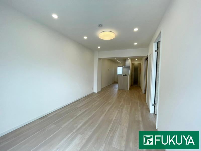 2LDK apartment in Joto Ward, Osaka - Photo 1