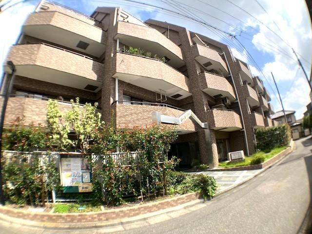 3LDK apartment in Urawa Ward, Saitama - Photo 1