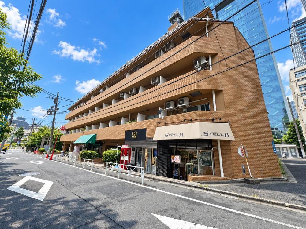 2LDK apartment in Shibuya Ward, Tokyo - Photo 1