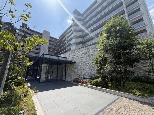 3LDK apartment in Suita, Osaka - Photo 1