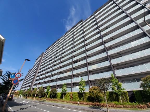 4LDK apartment in Yawata, Kyoto - Photo 1