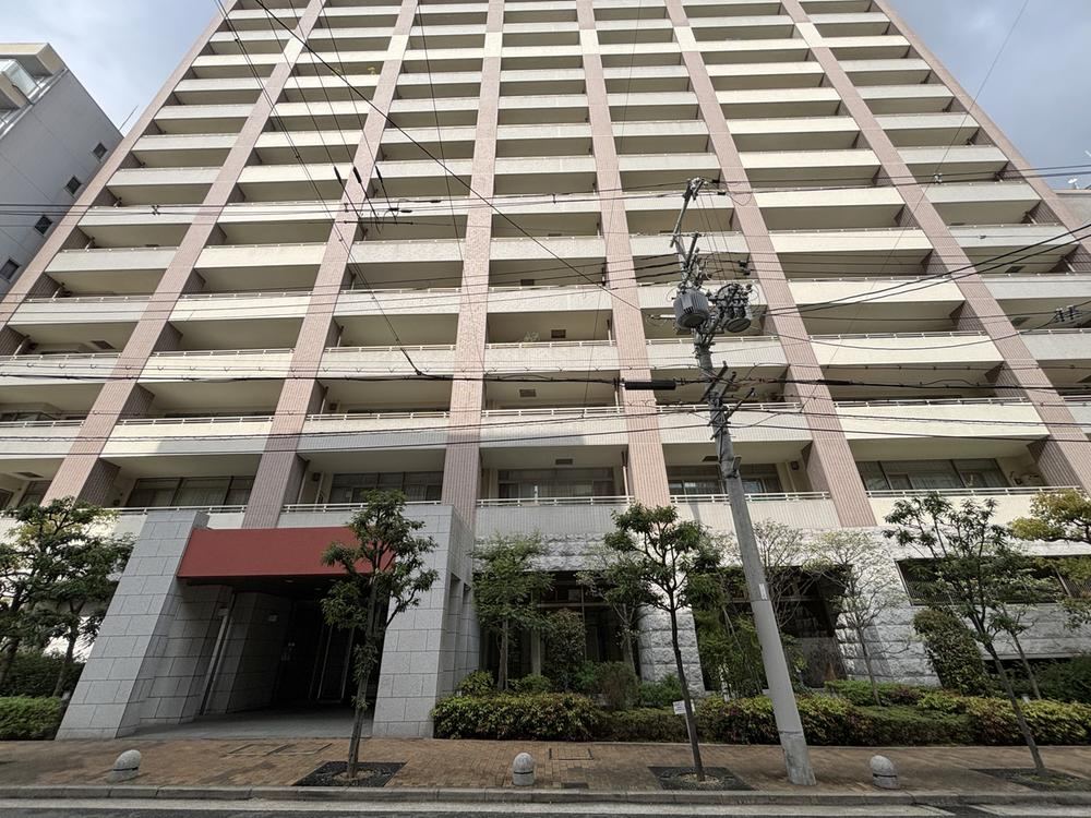 3LDK+S apartment in Chuo Ward, Osaka - Photo 1