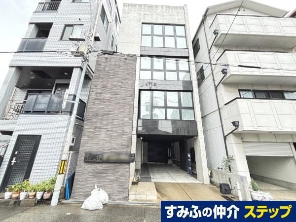 4LDK house in Fukushima Ward, Osaka - Photo 1