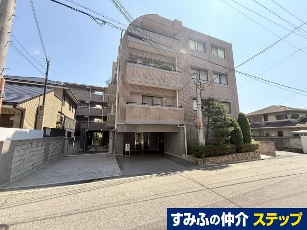 4LDK apartment in Ashiya, Hyogo - Photo 1