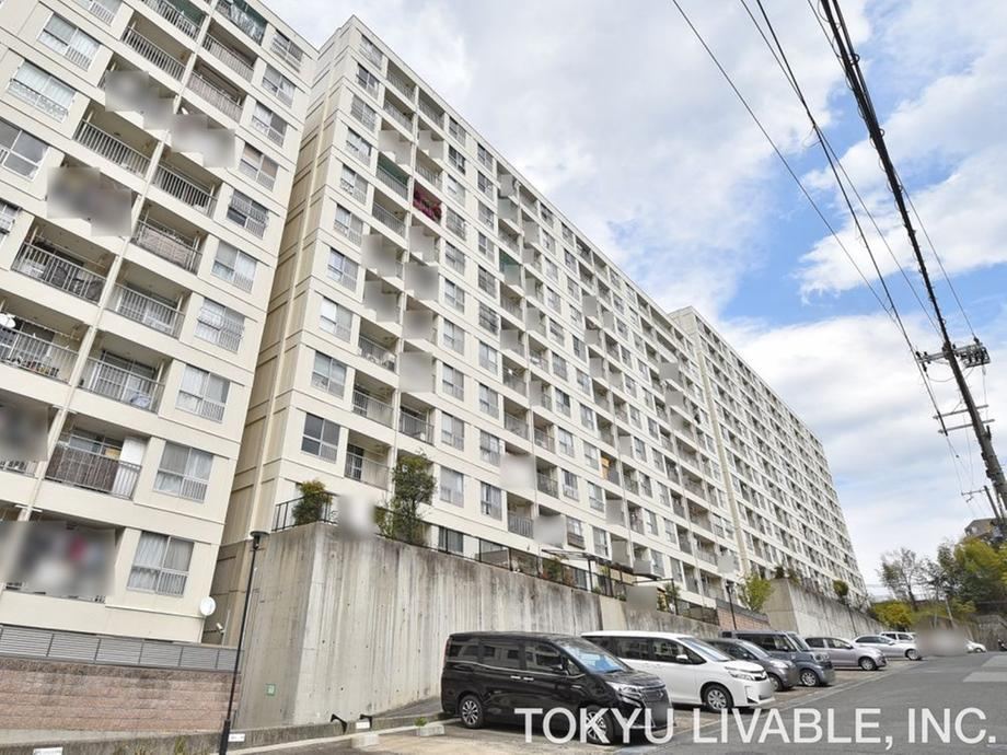 3DK apartment in Suita, Osaka - Photo 1