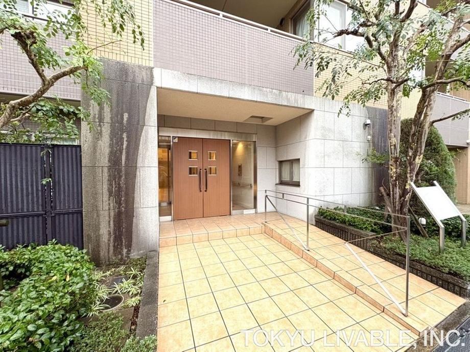 3LDK apartment in Toyonaka, Osaka - Photo 1