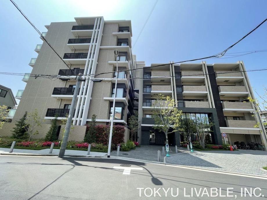 3LDK+S apartment in Sakai Ward, Sakai, Osaka - Photo 1