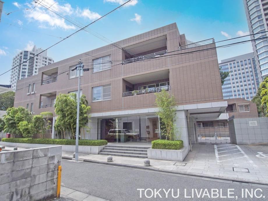 2LDK apartment in Shinagawa Ward, Tokyo - Photo 1