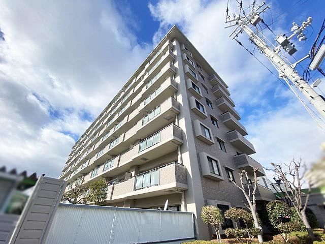 3LDK apartment in Itami, Hyogo - Photo 1