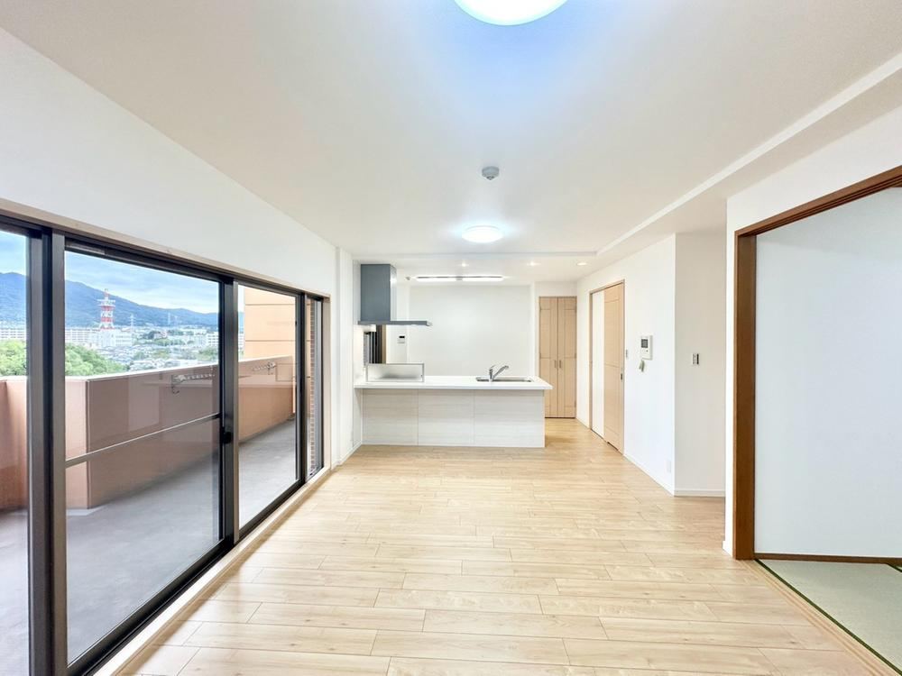 4LDK apartment in Asakita Ward, Hiroshima - Photo 1