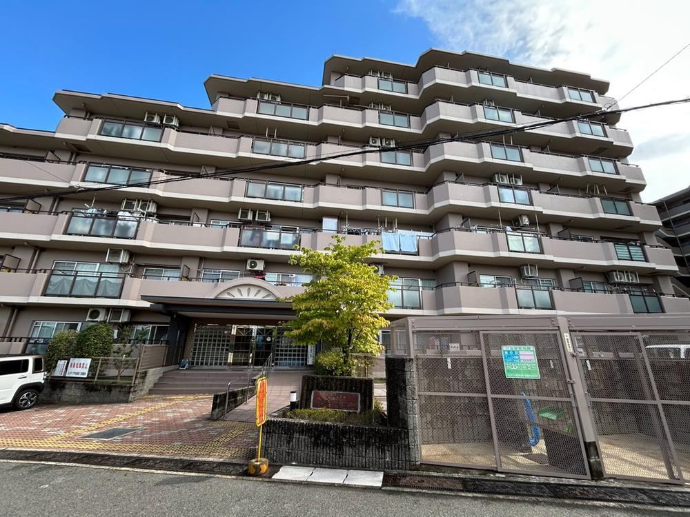 3LDK apartment in Uji, Kyoto - Photo 1