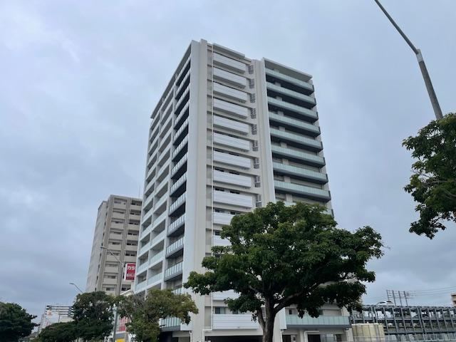 3LDK apartment in Naha, Okinawa - Photo 1