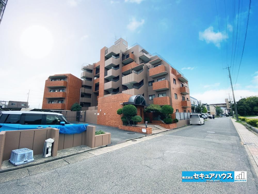 3LDK apartment in Minami Ward, Nagoya, Aichi - Photo 1