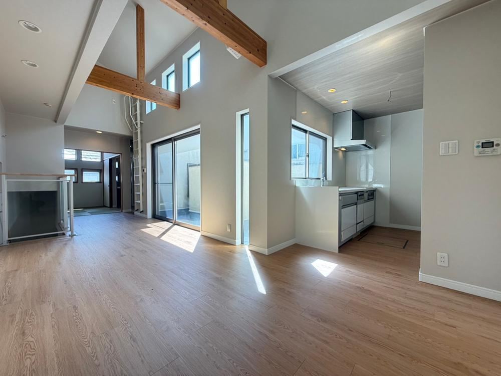 4LDK house in Kadoma, Osaka - Photo 1