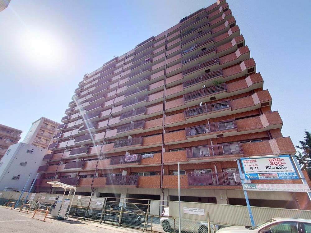 4LDK apartment in Yodogawa Ward, Osaka - Photo 1