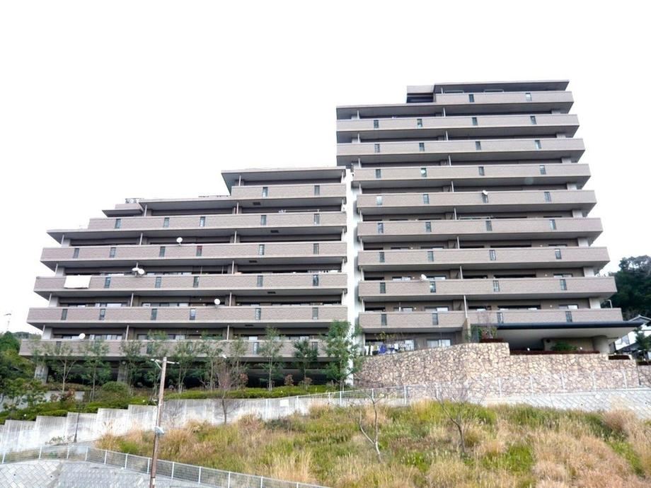 3LDK apartment in Shimonoseki, Yamaguchi - Photo 1