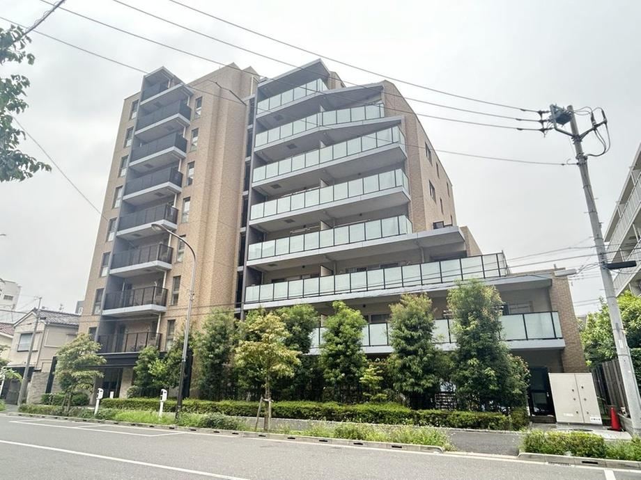 3LDK apartment in Shinagawa Ward, Tokyo - Photo 1