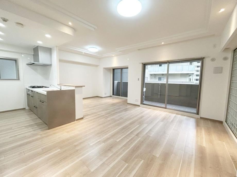 1LDK+S apartment in Chuo Ward, Osaka - Photo 1