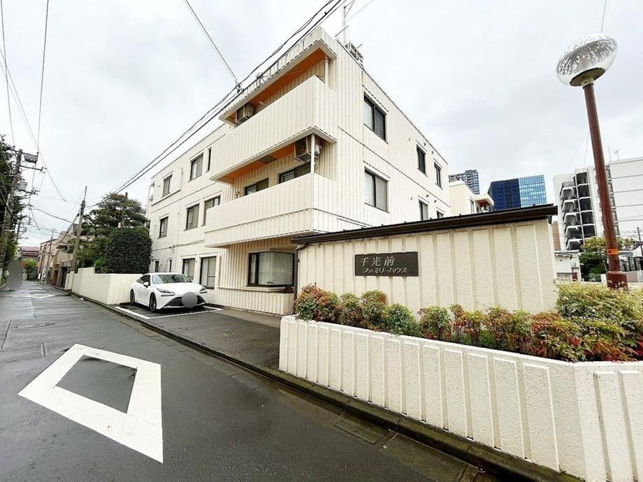 2LDK apartment in Nakano Ward, Tokyo - Photo 1