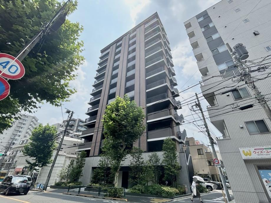 2LDK apartment in Nakano Ward, Tokyo - Photo 1