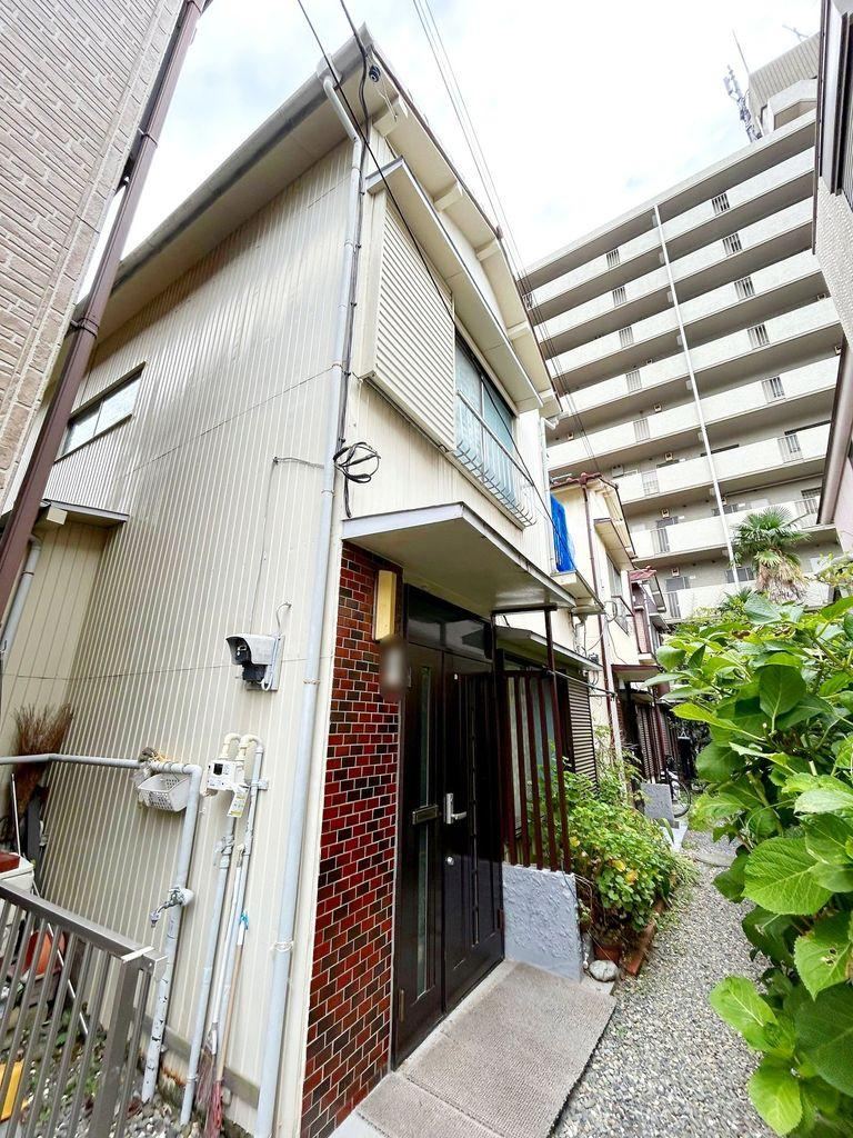 3DK house in Tsurumi Ward, Yokohama, Kanagawa - Photo 1