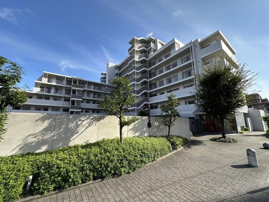 2LDK apartment in Funabashi, Chiba - Photo 1
