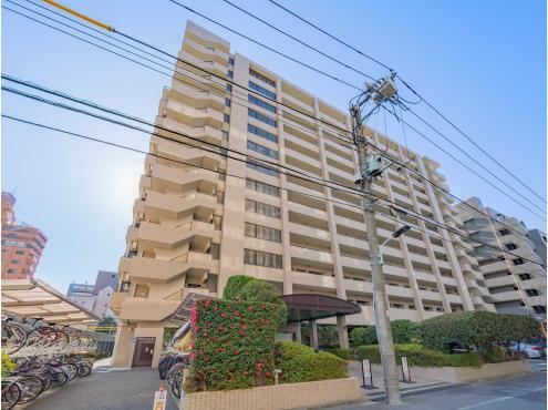 3LDK apartment in Minato Ward, Tokyo - Photo 1