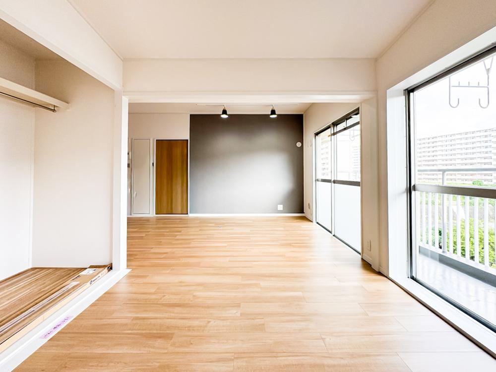 2LDK apartment in Tama, Tokyo - Photo 1