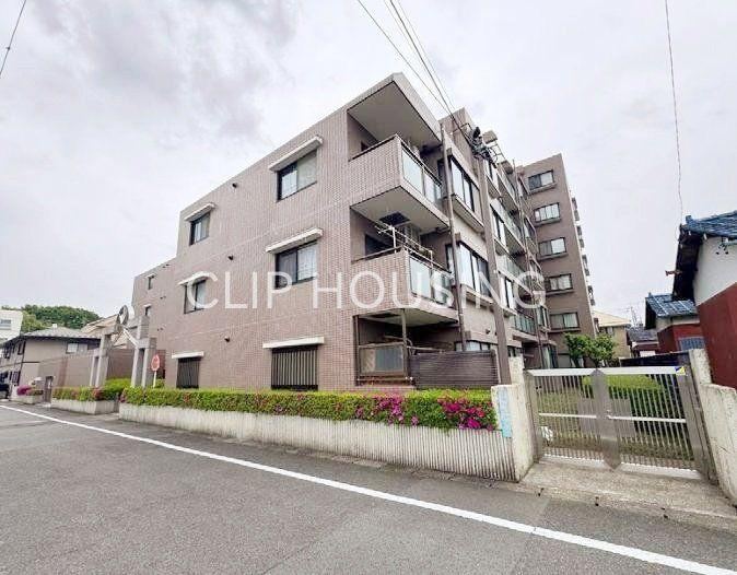 2LDK apartment in Hamura, Tokyo - Photo 1