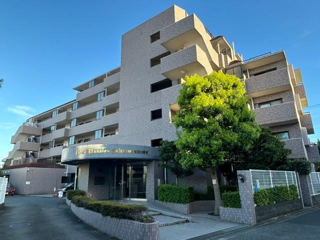 2LDK+S apartment in Fujisawa, Kanagawa - Photo 1