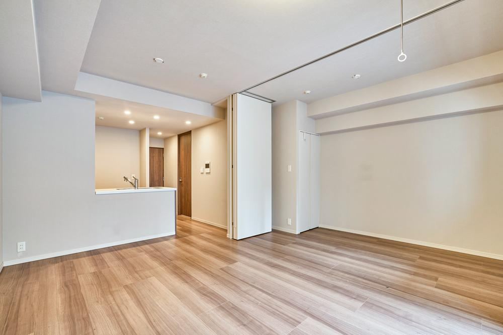 2LDK+S apartment in Chiyoda Ward, Tokyo - Photo 1