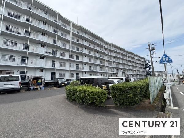 3LDK apartment in Kaizuka, Osaka - Photo 1