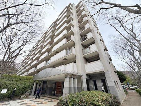 4LDK apartment in Kita Ward, Kobe, Hyogo - Photo 1