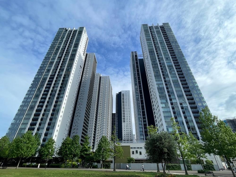 3LDK apartment in Minato Ward, Tokyo - Photo 1