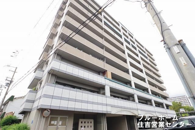 3LDK apartment in Nishinari Ward, Osaka - Photo 1