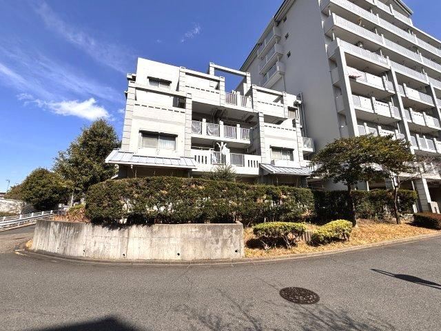 2LDK apartment in Hachioji, Tokyo - Photo 1